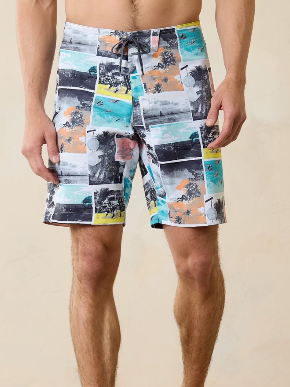 Molokai Snapshot 9-inch Board shorts in Bala Shark NWT Size 44